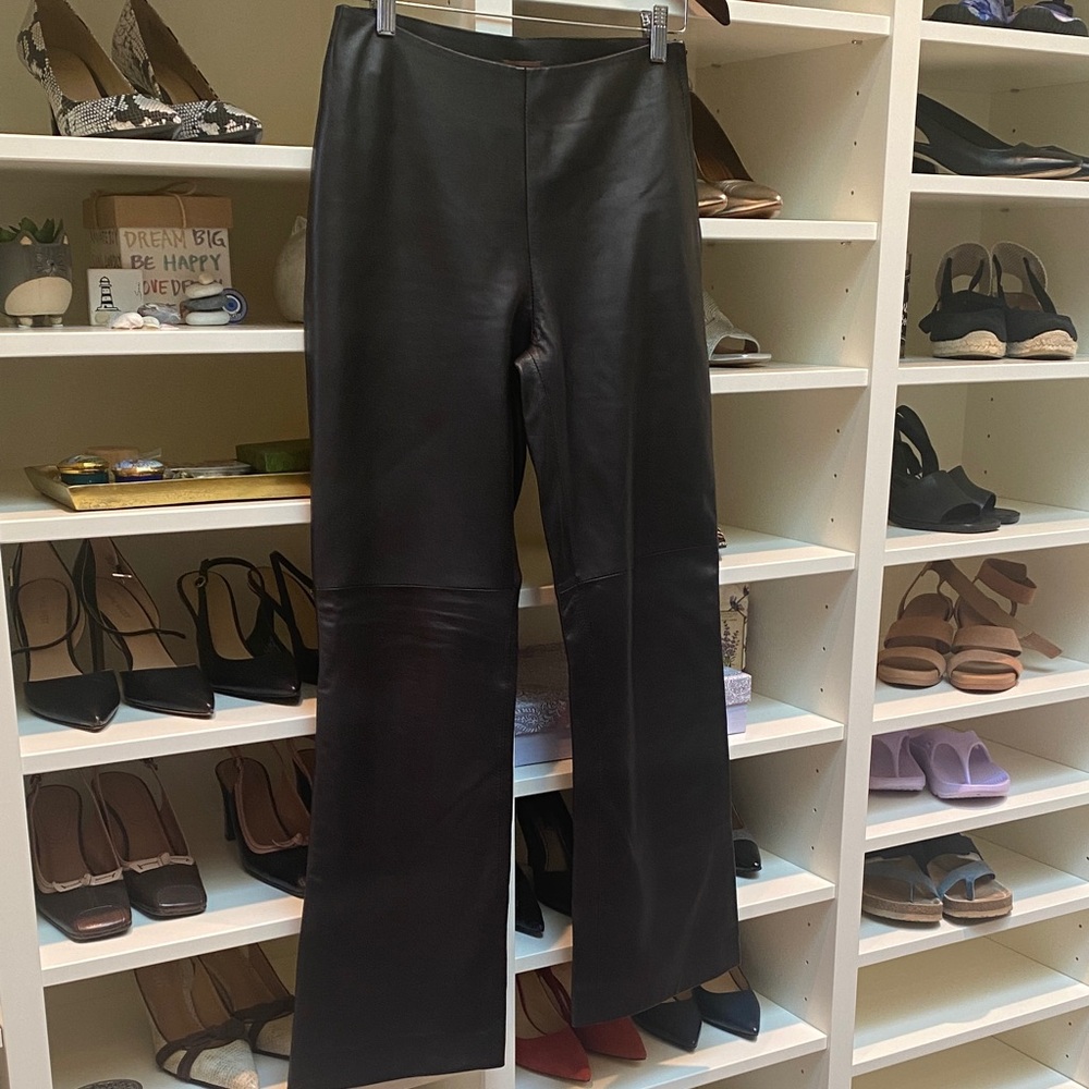 Danier Black Leather Pants! Like NEW!  Size 4.  GORGEOUS!